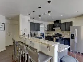3BR family home with backyard