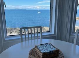 Seascape Luxury sea front apartment, hotel in Bangor