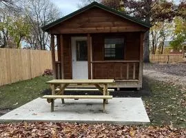 Sister Lakes Glamping Cabin at Wonder Woods #2
