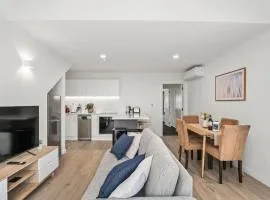 Beautiful Apartment Sleeps 4 Close Town & Ski