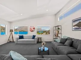 Mountain View Paradise 3 Bedroom House Lake Views
