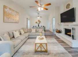 10 Mi to Six Flags Pet- and Family-Friendly Retreat