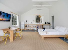 Nature Retreat - Firepit & Private Trail, hotel in San Marcos