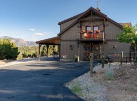 6 Guests 2BR 1BA Loft with Unmatched Panoramic Views, hotel v destinaci Cedar City