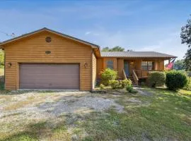 Brand New Hot Tub, Outdoor Bar & Game Room!