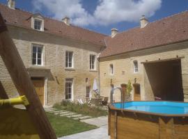 Le Petit Fort, hôtel à Bény-sur-Mer près de : Cimetière Militaire Canadien