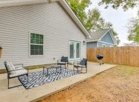 1 Mi to Dtwn Pet-Friendly Pensacola Getaway!