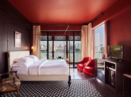 Amdaeng Bangkok Riverside Hotel, khách sạn ở Bangkok