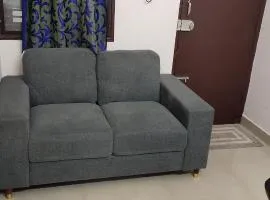 "Ambi's stay " A unique and Secluded Nest with serene calmness views on a Traffic-Free Street at Bommasandra 3 km from Narayana Hrudayalaya Hospital