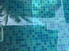 Hotel Beach side calangute, отель в Калангуте
