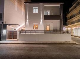 Santa Rosa Apartments, hotel in Kalamata