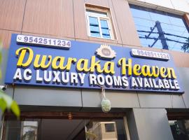 Dwaraka Heaven Luxury rooms, hotel em Kondapur