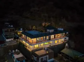 SaffronStays Glass Forest