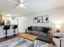 The Cozy Corner Near Downtown 2Br