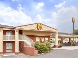 Super 8 by Wyndham Salina/Scenic Hills Area