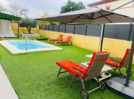 Casa Andaluza con piscina y jardín privado en Gelves a 15 minutos del centro de Sevilla