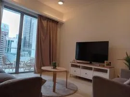 Luxury Balcony Suites- Homestay