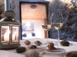 House Indy – hotel w mieście Rava