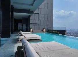 Luxury Riverside Private Condo Bangkok North Area