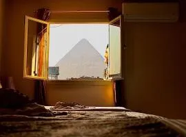 Yoya Hur Pyramids inn