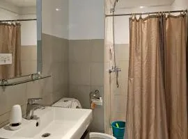 Cozy Studio Unit Near Mines View