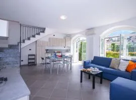 spiaggia uno pool side apartment
