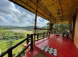 Angels Nest Home stay 2 Acra private plantation Mountain area balconey SunRice view Nearby Ngarhole wild life , Tholpetty wild life , Pakshipathalam Bird santuary , Kuruva island # Thirunelly & Thrissilery Temple Near by Secure Stay Wayanad Kerala