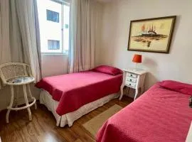 Quarto a 200 metros da Praia de BC