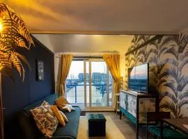 The Marina retreat -free parking