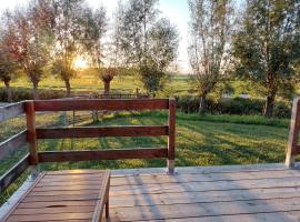 glamping weerribben, hotel v destinaci Scherpenzeel