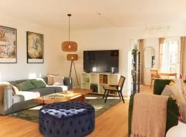 Stunning 2 BR Home on Nyhavn with Private Balcony
