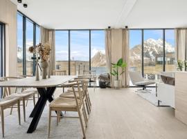 Lyngvær Sunrise Lodge - Jacuzzi - No 11, hotel a Lyngværet