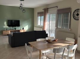 Ourania Apartments, hotel in Keramotí