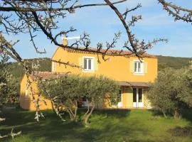 Superbe villa entourée d'oliviers proche du village d'Aups - FR-1-822-7