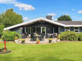 8 person holiday home in V&aelig;ggerl&oslash;se