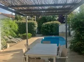Sete Villa Le Gabanon piscine et 1ere etang