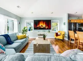 Free Heated pool, Views, Volleyball, Pets