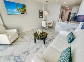 Condo near boardwalk w balcony & pools
