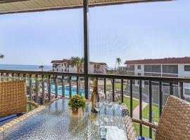 3rd Floor Sanibel Condo With Balcony And Beach Views 4B3，位于萨尼贝尔的Spa酒店