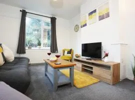 Highfield House by N And N Stays, Great Location, Plenty of on Street Parking, Perfect for Contractors, Workers visiting Bath, Great disc for long stays available
