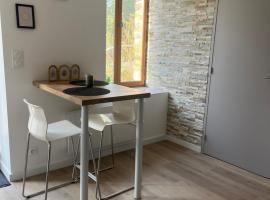 Cottage du charme, hotel v destinaci Mauron