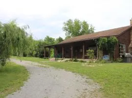 Bushwood Cabin
