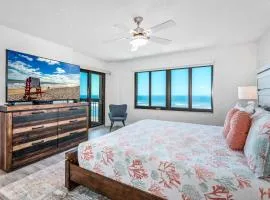 Direct Oceanfront Southeast Corner Condo, Large Balcony, Heated Pool, Garage Parking