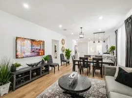 Lovely Home Minutes to Downtown