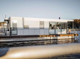 Hausboot Krosse Krabbe - LP6, barco en Peenem&uuml;nde