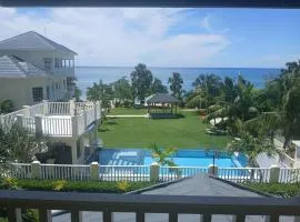 Westmore Beach Villas Limited, vacation rental in Whitehouse
