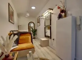 Aylward Apartments Compact Studio, near City Centre and Gunwharf Quays