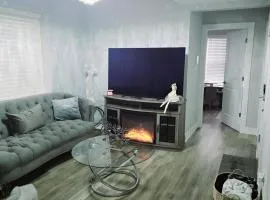 Cozy & Near Downtown & Hyde Park