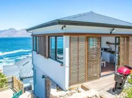 Modern Beach Apartment