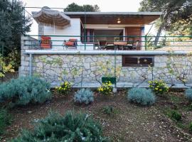 House Viki, hotel em Postira